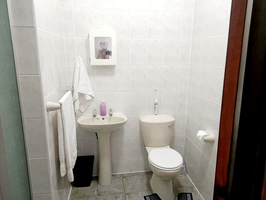 5 Bedroom Property for Sale in De Bakke Western Cape